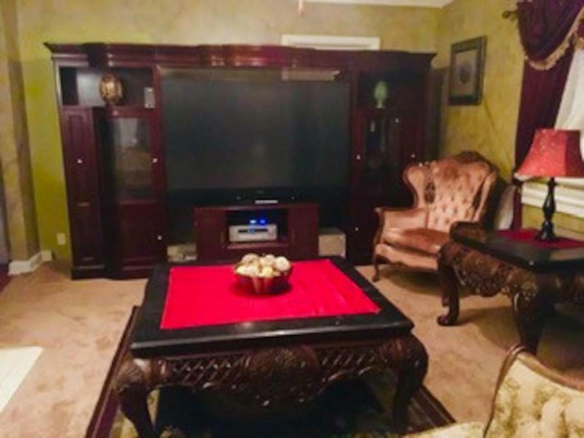 Best Deal In Town! Entire 1 Bedroom Apartment 59 Montgomery Dış mekan fotoğraf